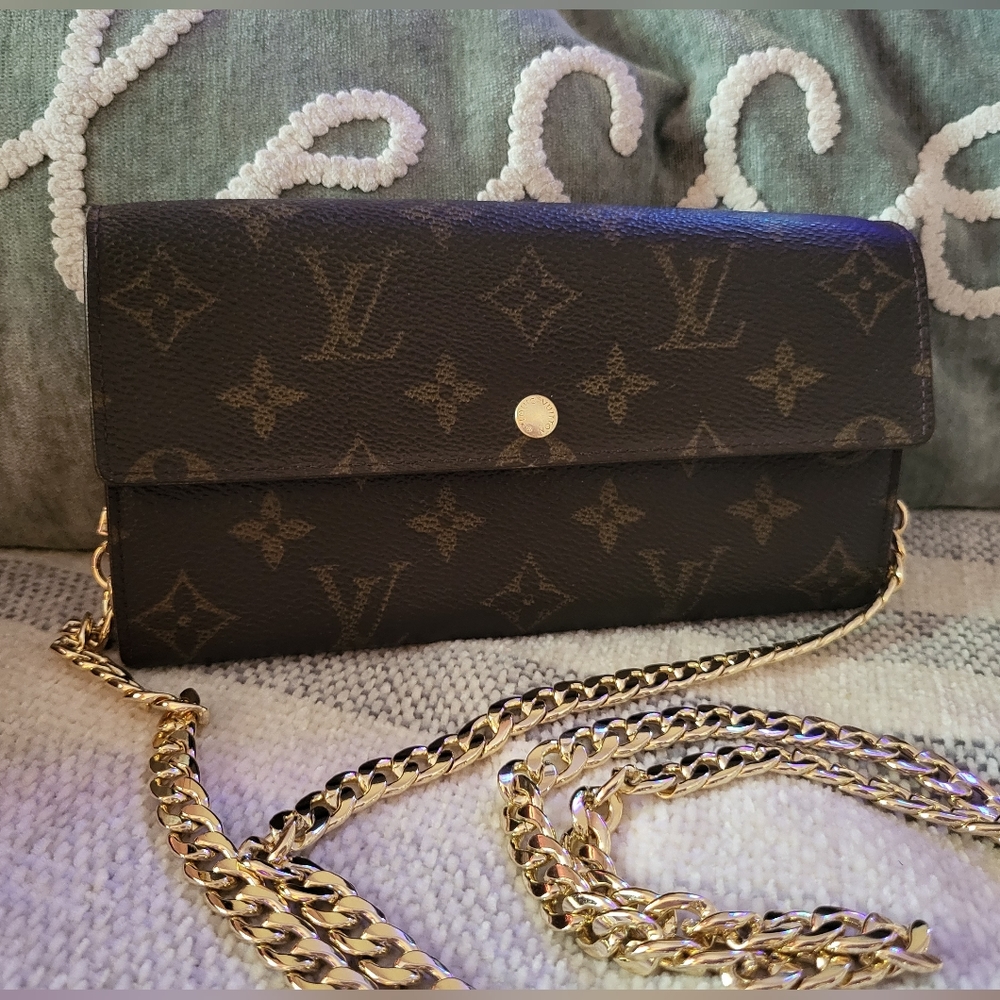 Authentic Louis Vuitton Wallet Crossbody
